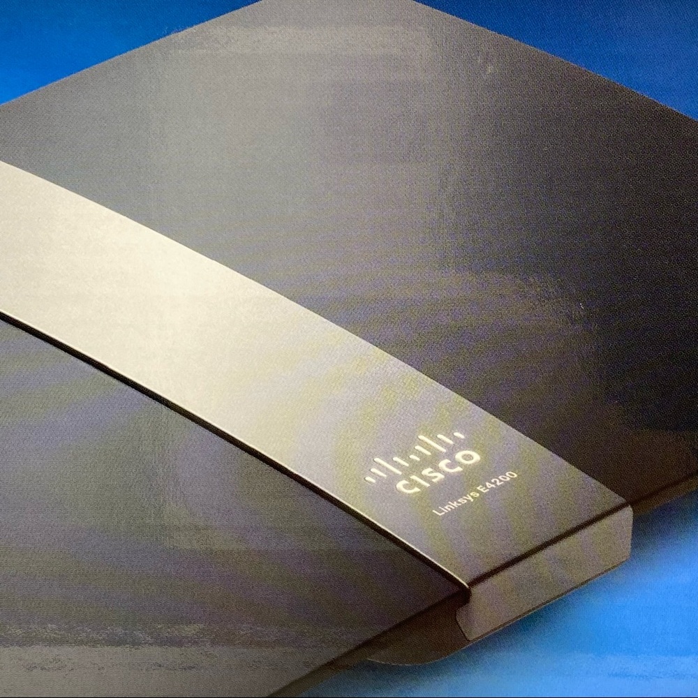 Cisco Linksys E4200 Maximum Performance Dual-Band N Router w/Box, SetUp Disc - Picture 7 of 16